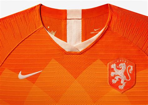 iets van de oranje leeuwinnen natekenen shirt nike|Scoor nu de WK.